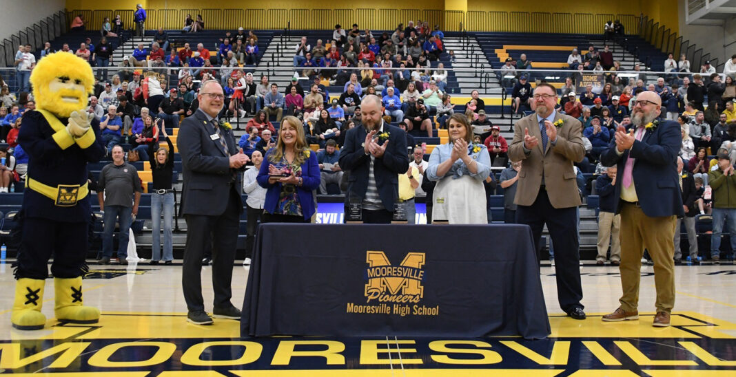 Mooresville adds new inductees into Pioneers’ Hall of Fame