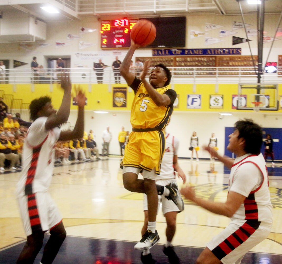 Cards oust Pioneers despite Thompson’s effort