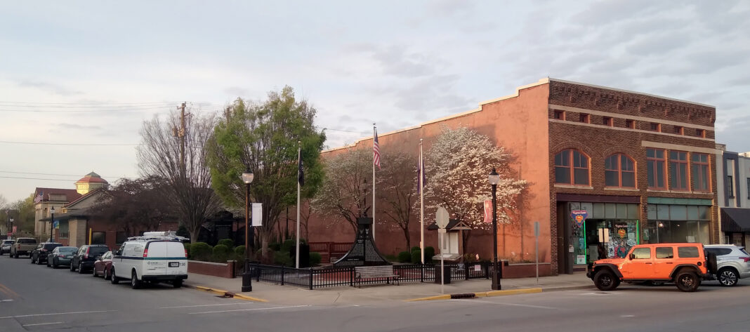 Elliotts sue local nonprofits