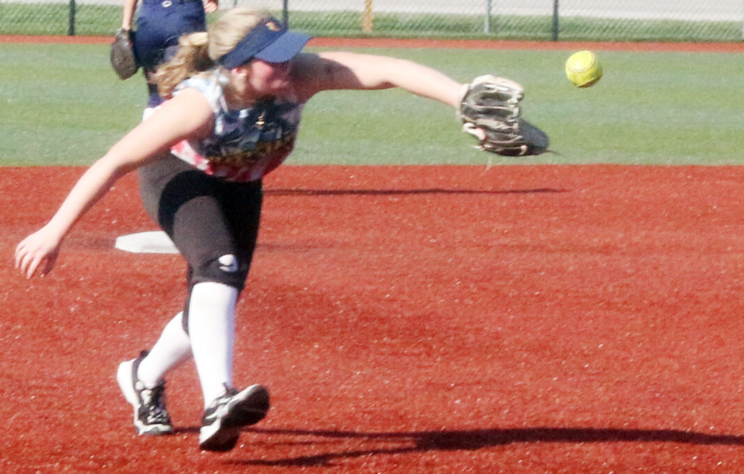 Young Pioneer girls ready to go